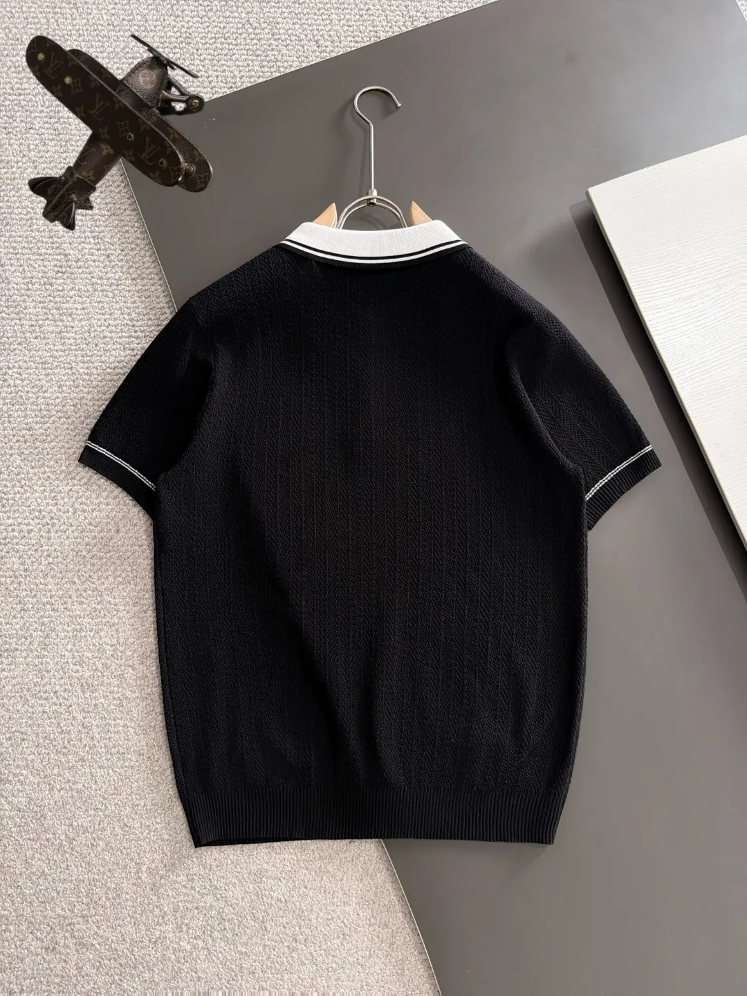 Next day shipment High Quality BC 2026 Summer New Arrival men's short-sleeved T-shirt Made of combed cotton yarn knitted cotton fabric, pure cotton high-weight special yarn, it feels full of weight when weighed, and the upper body is more textured than ordinary T-shirts. This texture can cope with the weather easily and is suitable for both hot and cold! The pattern on the chest adopts three-dimensional embroidery technology, and is perfectly produced stitch by stitch with reference to the original version! Loose fit design, looks noble. Size: M to XXXL
